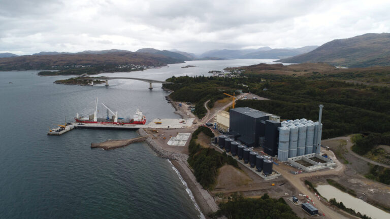 Nakkila Worksin säiliöitä ylhäältä päin kuvattuna.